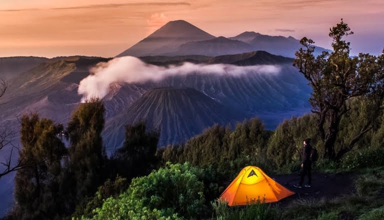 Untuk Kamu Pemburu Spot Terbaik Untuk Menikmati Sunrise Di Bromo