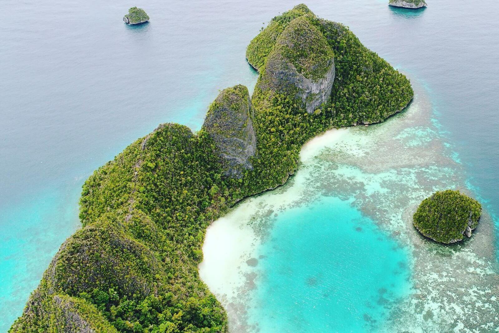 Take a Look at These 10 Jaw-Dropping Photos of Raja Ampat