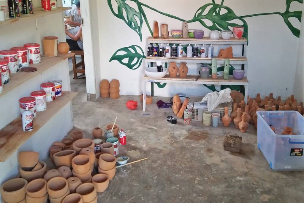 Ruang Keramik: Tribut Seorang Seniman pada Tanah Kelahiran