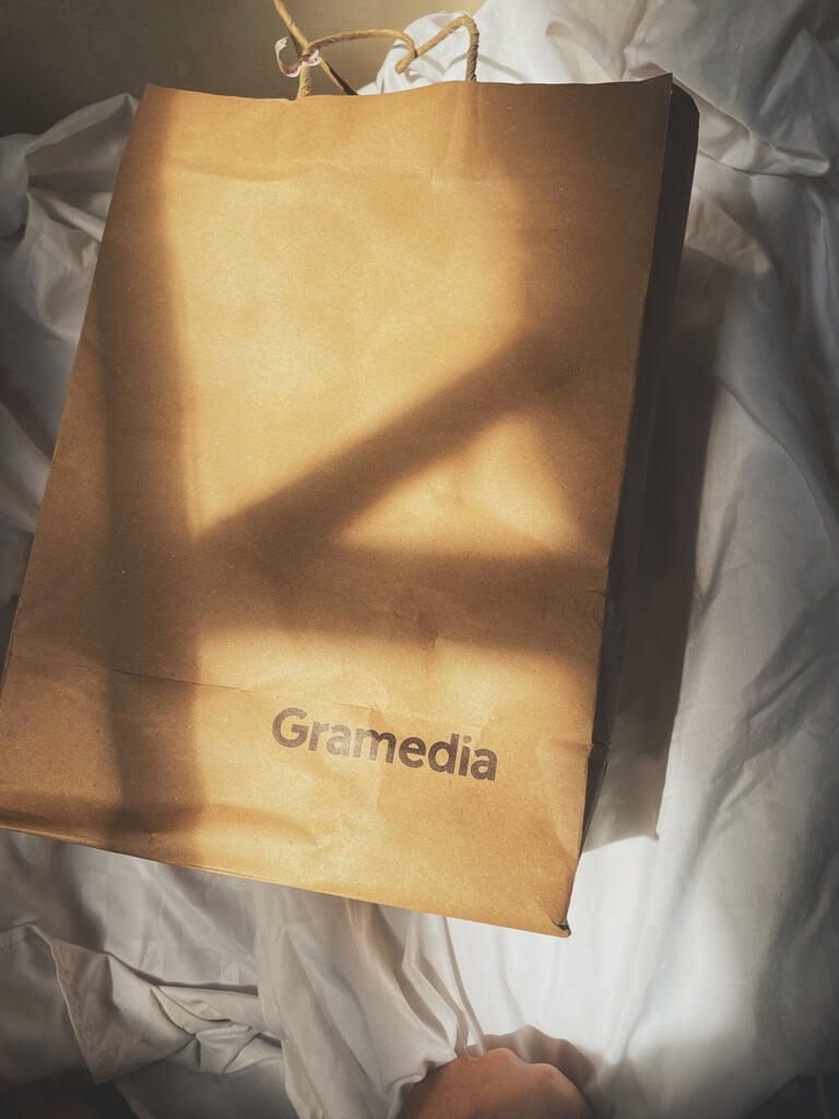 Paper Bag Gramedia