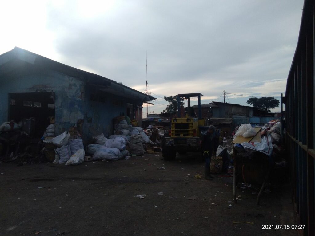 TPAS Ciroyom menampung sampah