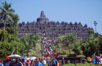 Rupa ‘Overtourism’ di Destinasi Wisata Indonesia