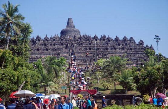 overtourism indonesia