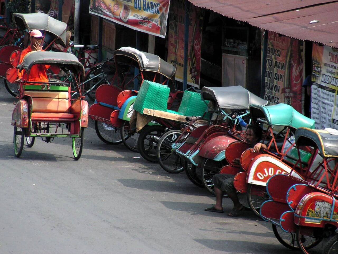 Becak Becak Nasibmu Kini Telusuri 