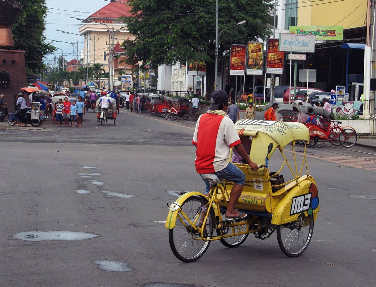 Becak Becak Nasibmu Kini Telusuri 