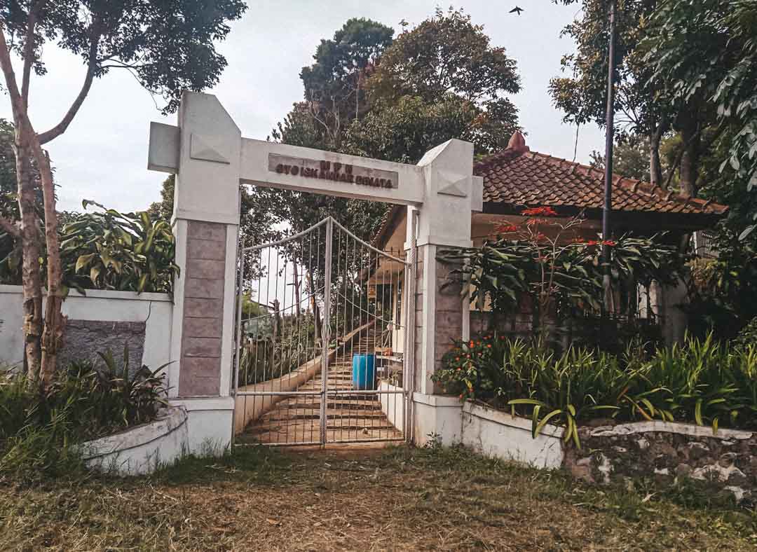 Makam Oto Iskandar Dinata
