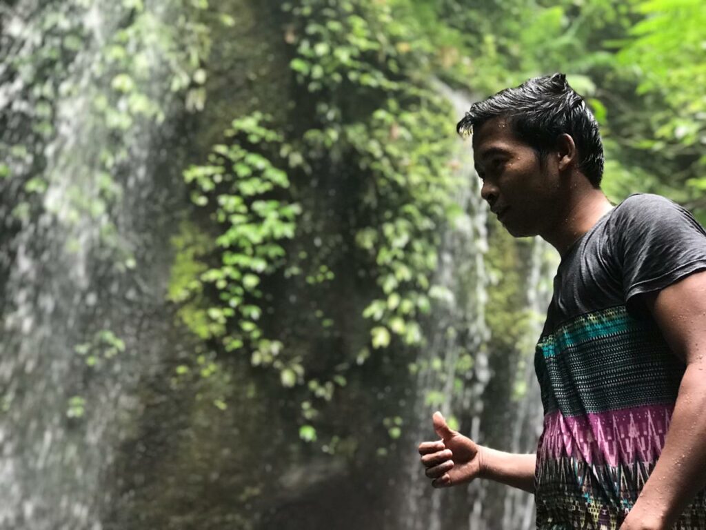 Bang Asrul, Guide di Pelaruga
