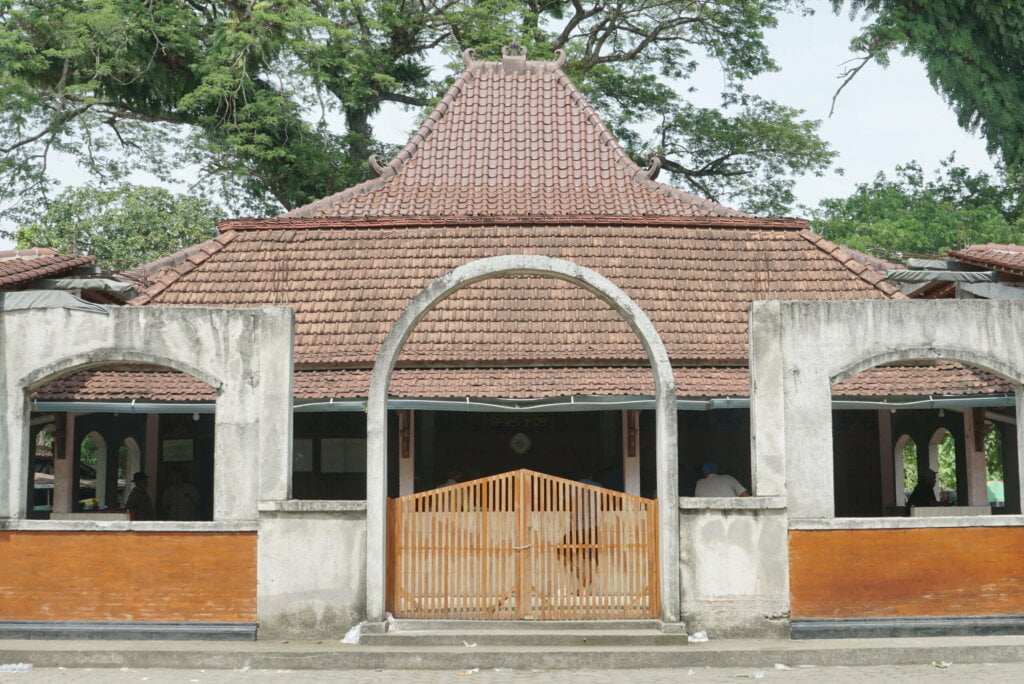 Bangunan tempat makam Kyai Santri Jaka Sura 
