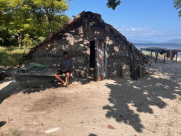 Ambon Jawa dan Rumah Hobbit di Tengah Pulau