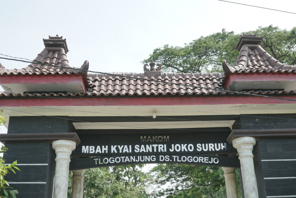 Makam Kyai Santri Jaka Sura