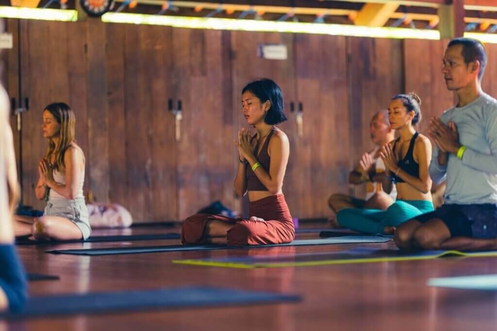 Sejumlah peserta kelas yoga di Bali Spirit Festival tahun lalu