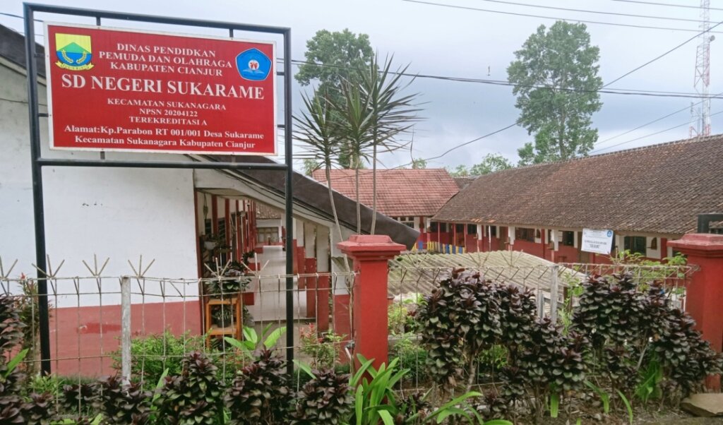 Tampak depan SD Negeri Sukarame, Kabupaten Cianjur
