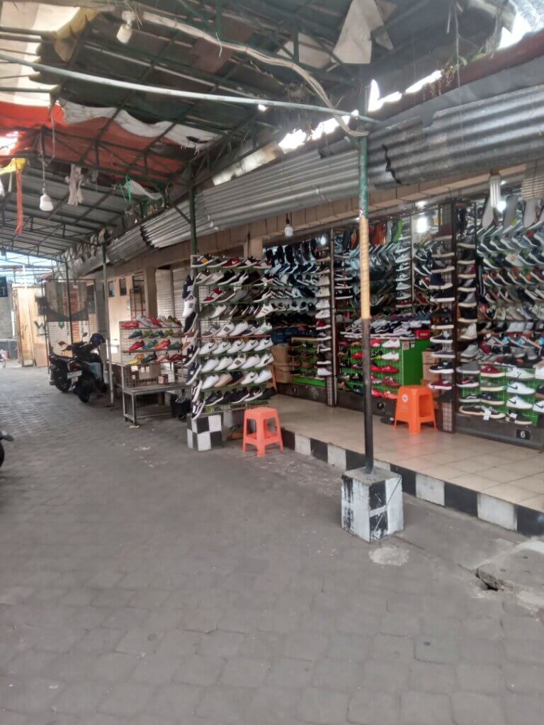 Hilangnya Tradisi "Klithikan" di Pasar Pakuncen Yogyakarta