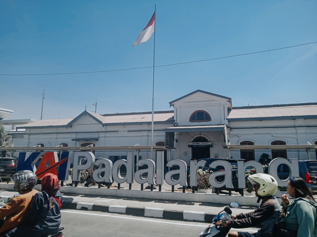 Stasiun KA Padalarang peninggalan Belanda/Djoko Subinarto