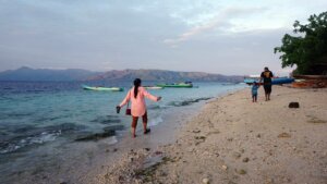 Lagu Santai yang Cocok Menemanimu di Pantai