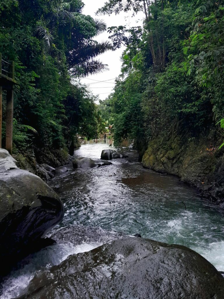 Trekking Sentul: Perjalanan ke Curug Leuwi Asih (2)