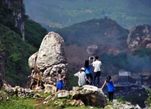 Memitigasi Dampak Pendakian Gunung di Tengah Krisis Iklim