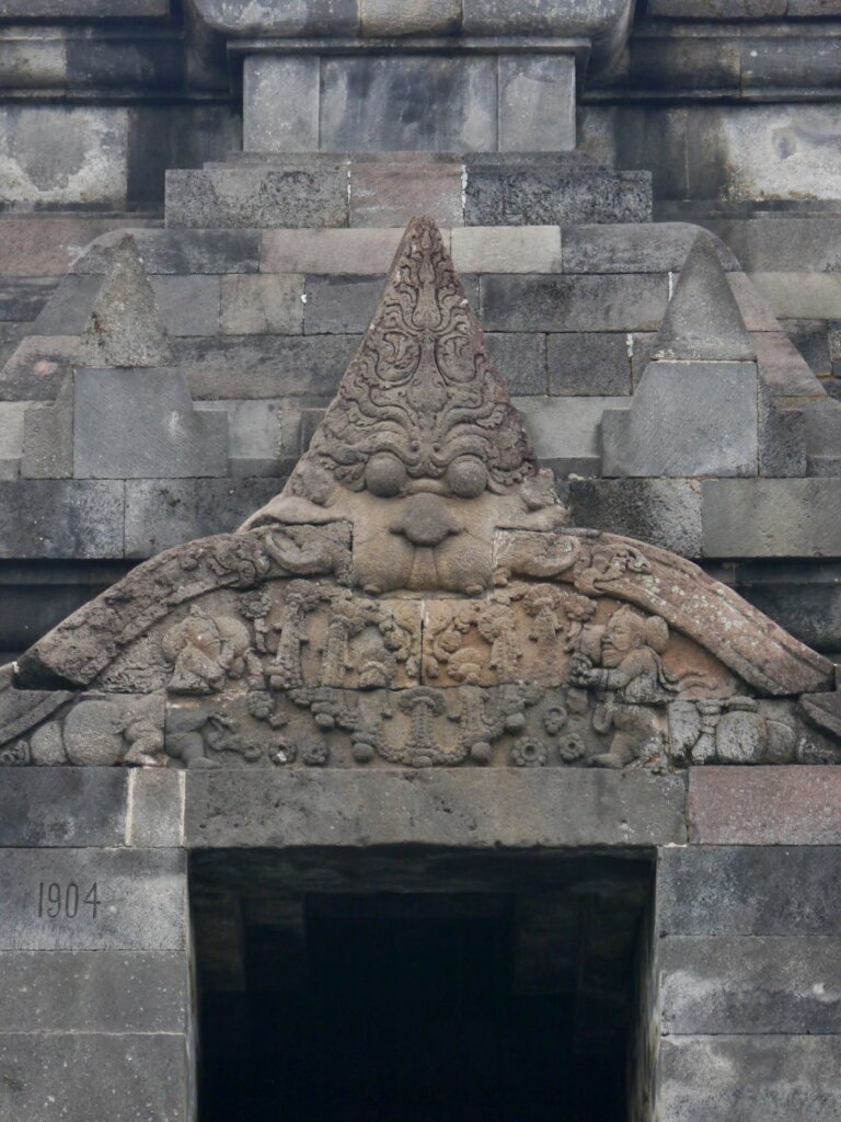 Telusur Candi-Candi Buddha di sekitar Borobudur