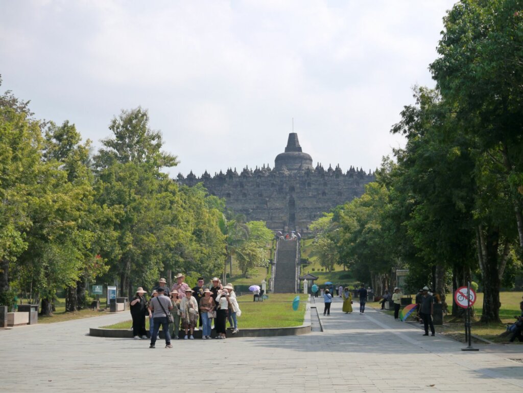 Telusur Candi-Candi Buddha di sekitar Borobudur