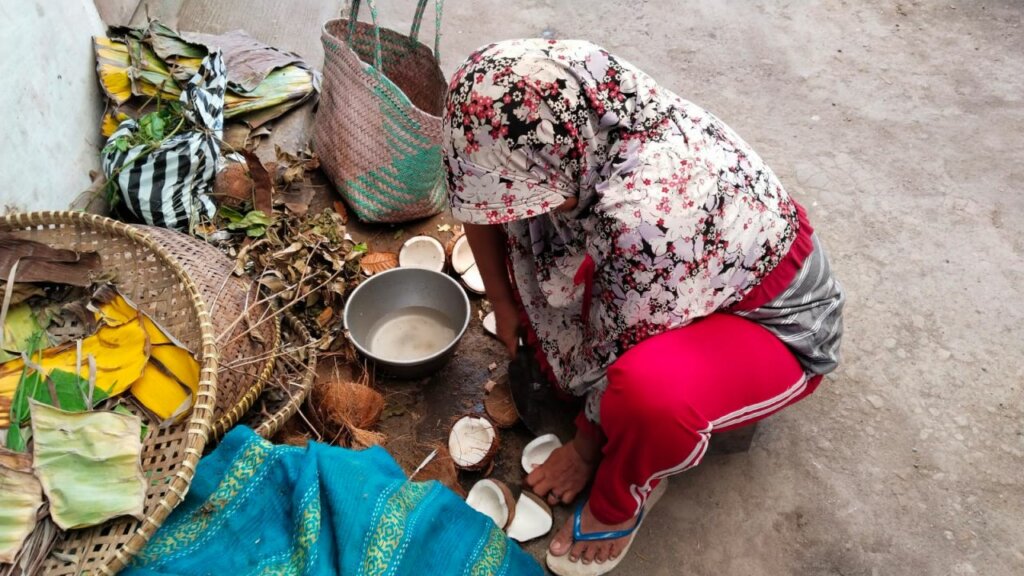 Melihat Potensi Minyak Kelapa dan Blondo dari Bantul