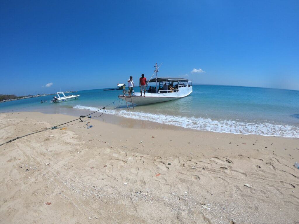 Perjalanan ke Pantai Sembilan dan Gili Labak Madura