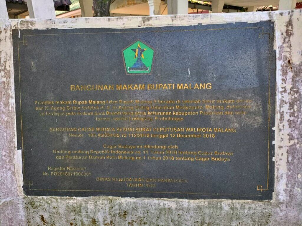 "Ngalap" Berkah di Kompleks Makam Ki Ageng Gribig Malang (2)