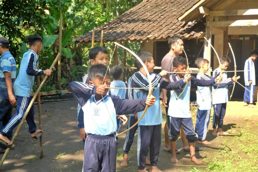 Berwisata sembari Bermain di Kampoeng Dolanan Pring Kebonsari