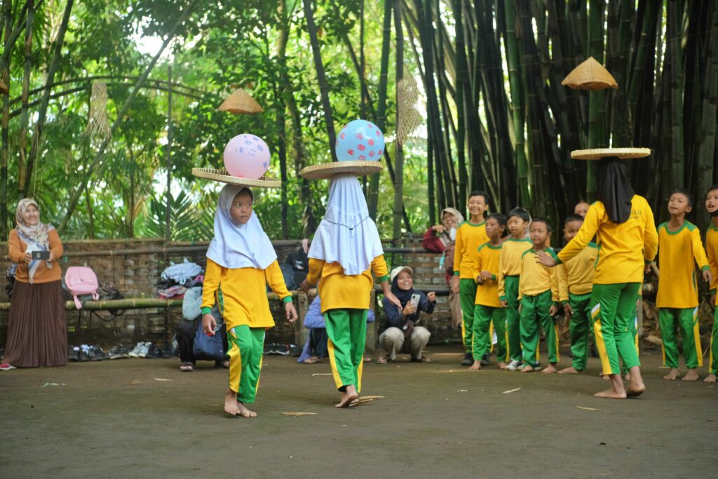 Berwisata sembari Bermain di Kampoeng Dolanan Pring Kebonsari