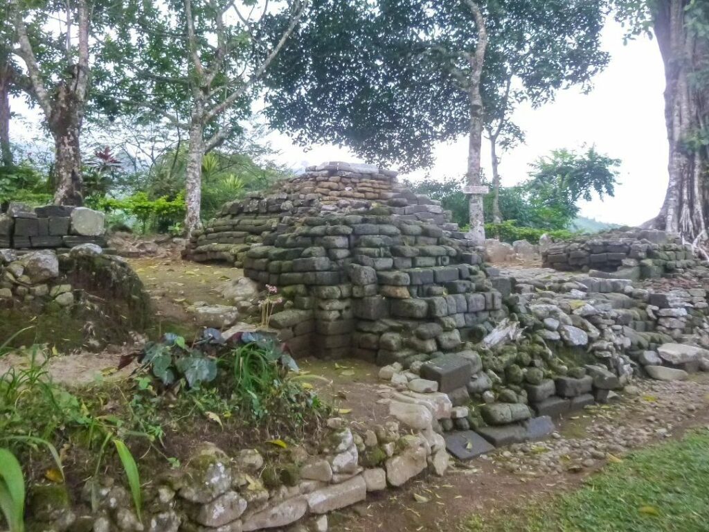 Penelusuran Jejak Pecinan hingga Pertapaan Dyah Gayatri di Tulungagung