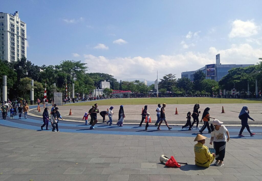 Gasibu, Lapangan Multifungsi yang Sempat Tertutup Tenda Biru