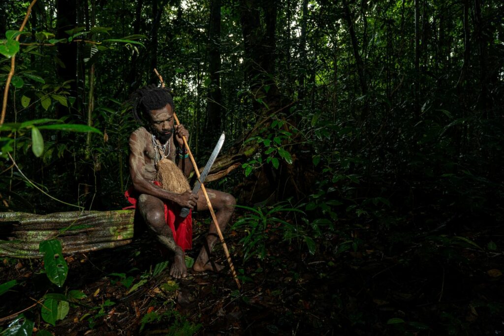 Menjaga Rumah Cenderawasih dan Satwa Endemik di Hutan Papua