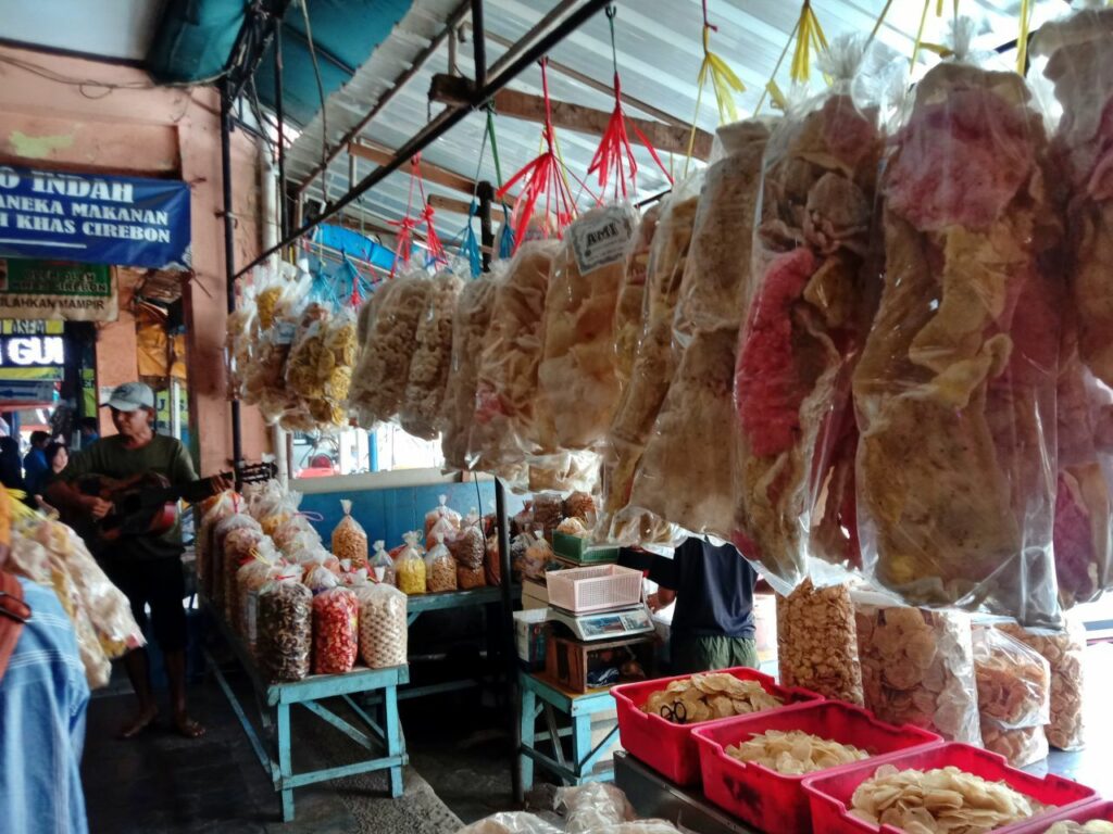 Pasar Kanoman di Hati Wisatawan