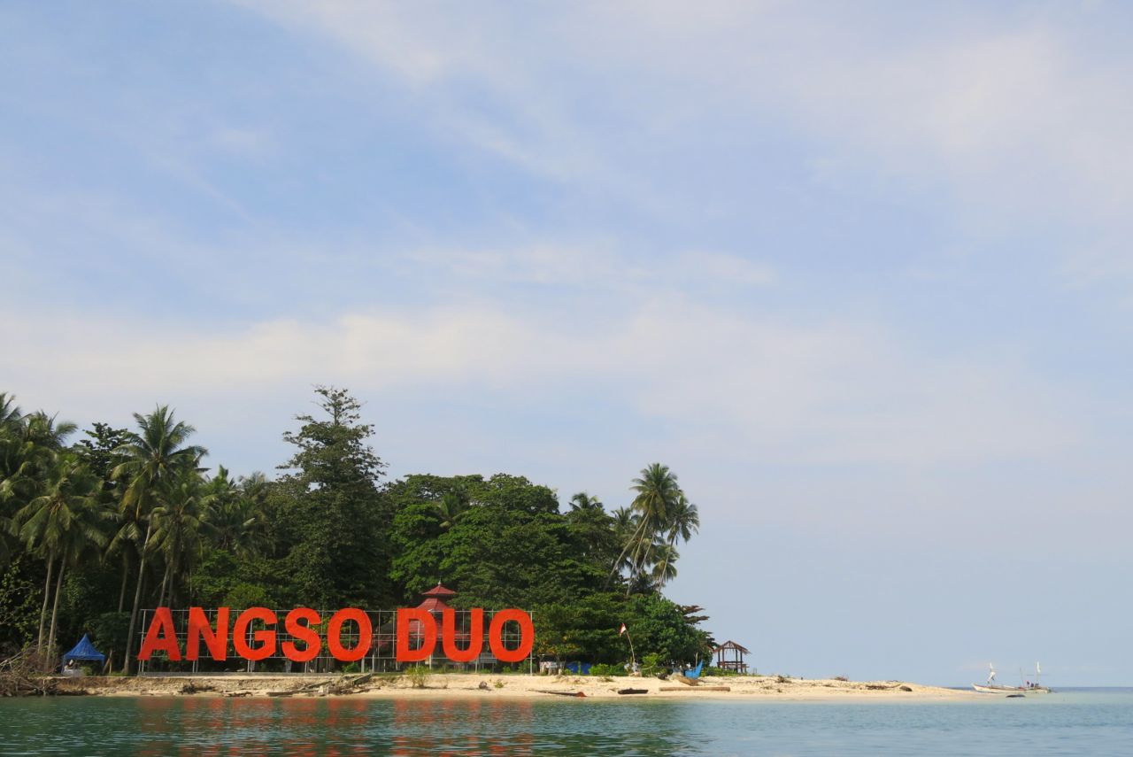 Perjalanan Sehari Keliling Pulau Angso Duo