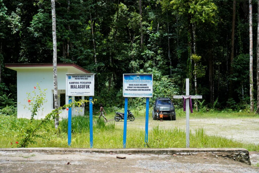 Ekowisata Malagufuk: Menjaga Rumah Cenderawasih, Bukan “Cenderasawit”