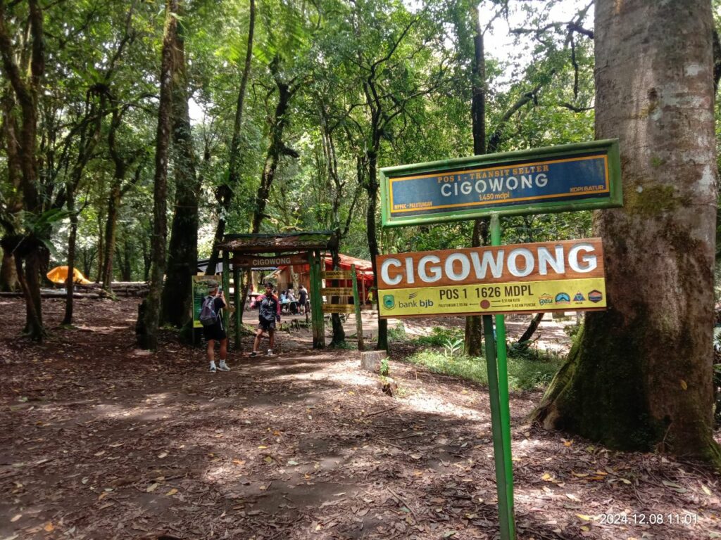 Jalan Pagi ke Cigowong