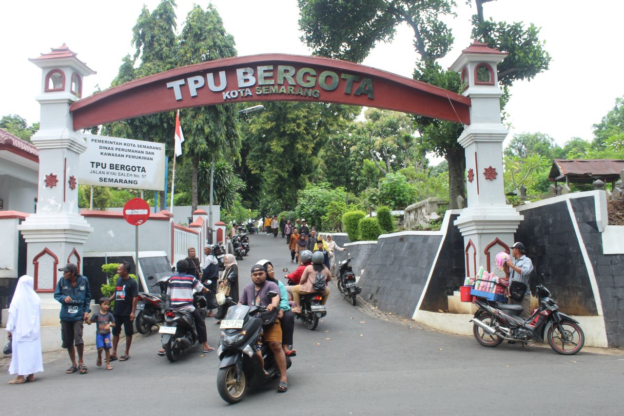 Berziarah ke Makam K.H. Sholeh Darat, Mahaguru Ulama Nusantara