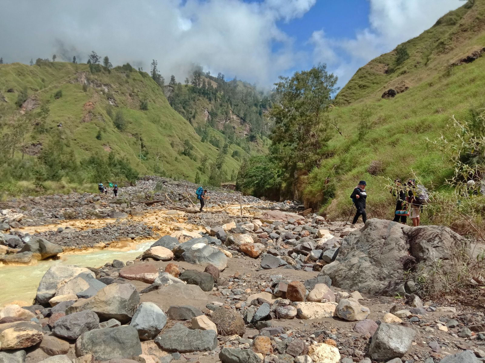 Rinjani via Torean: Menakjubkan sekaligus Mendebarkan