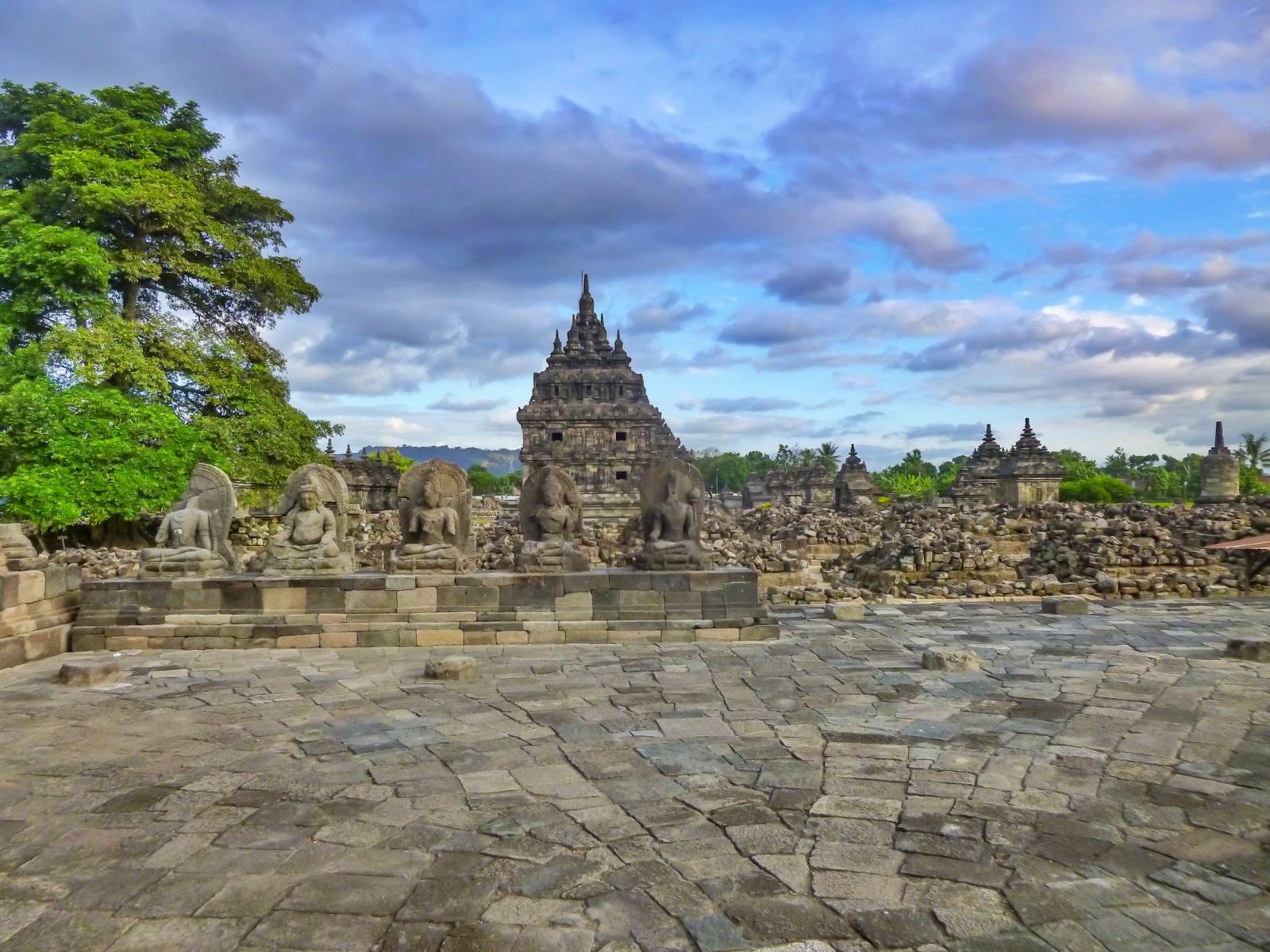 Candi Plaosan Lor: Monumen Cinta hingga Pertanyaan-Pertanyaan yang Belum Terjawab