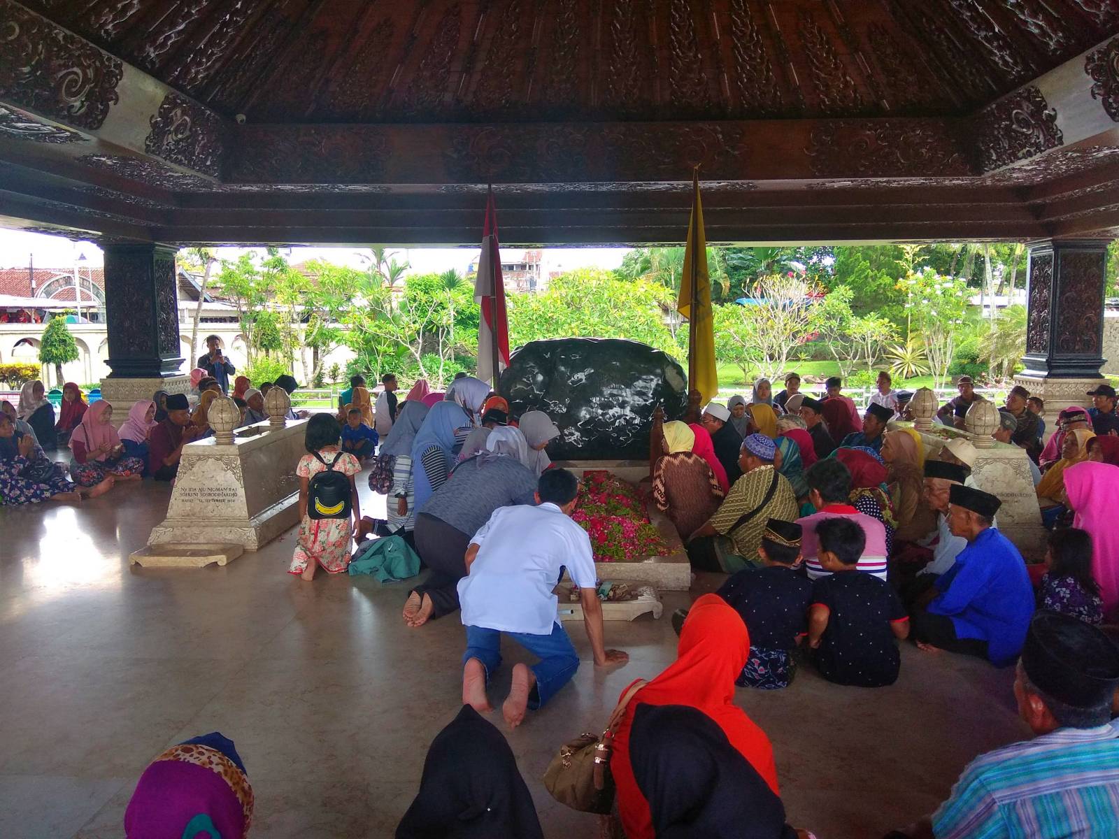 Perjalanan ke Blitar: Mengunjungi Monumen PETA dan Ziarah Makam Bung Karno